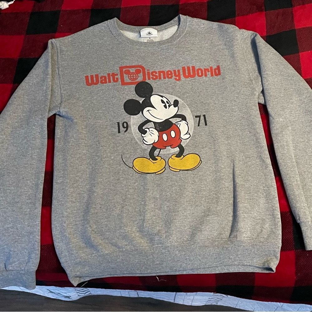 Disney sweatshirt
